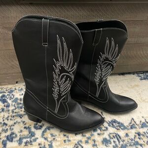 Women’s black cowboy boots